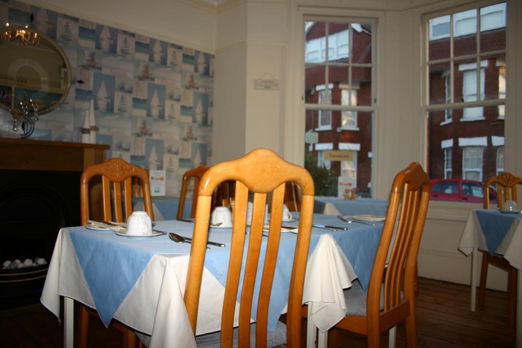 Cambridge House Guest House AEGON International Esterno foto