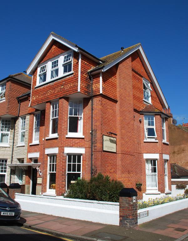 Cambridge House Guest House AEGON International Esterno foto