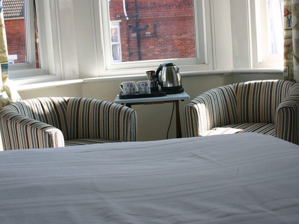 Cambridge House Guest House AEGON International Esterno foto