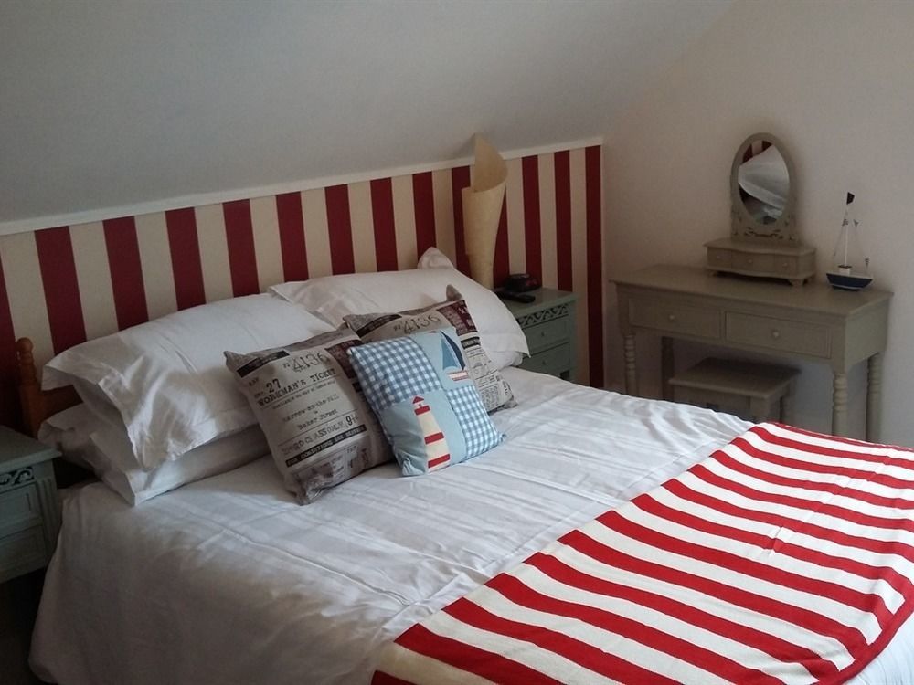 Cambridge House Guest House AEGON International Esterno foto