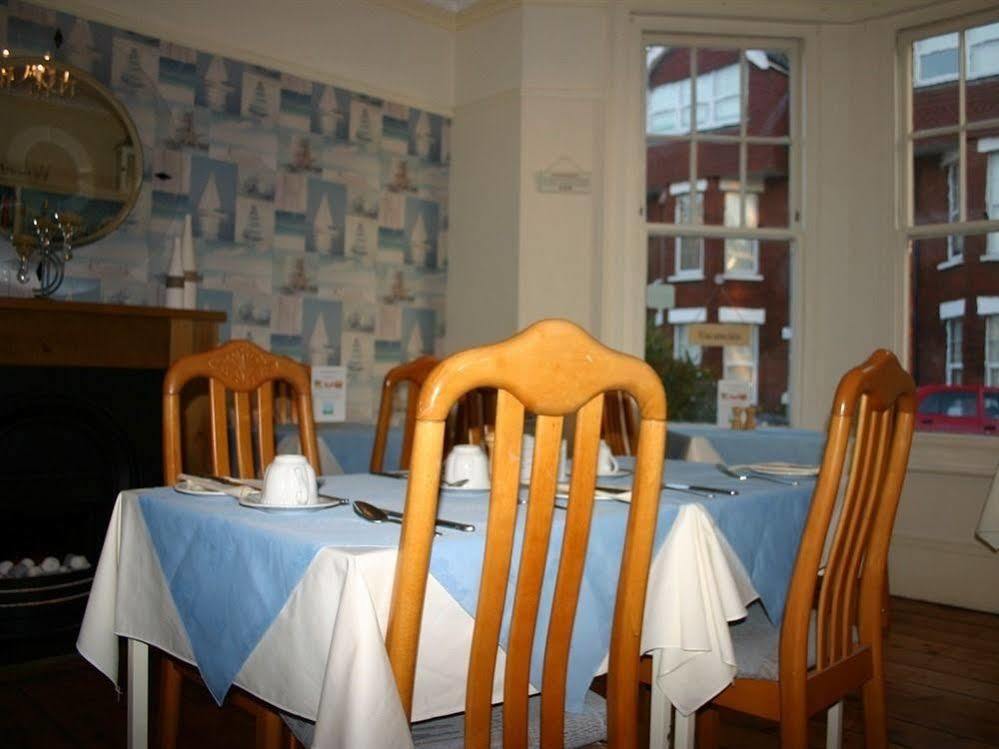 Cambridge House Guest House AEGON International Esterno foto