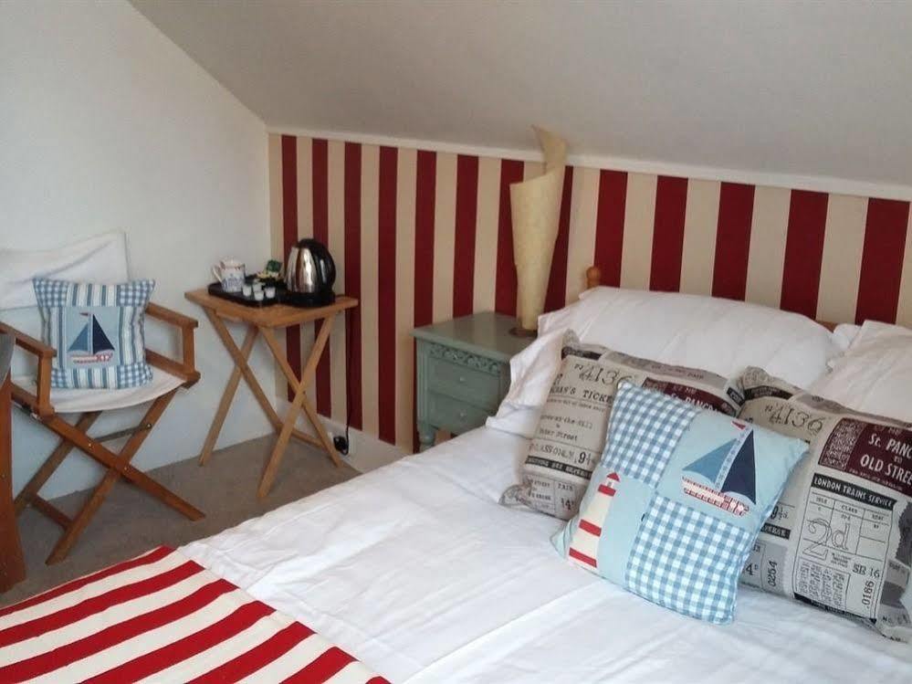 Cambridge House Guest House AEGON International Esterno foto